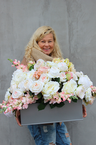 Joanna ogromna piękna kompozycja kwiatowa 80x48x45cm