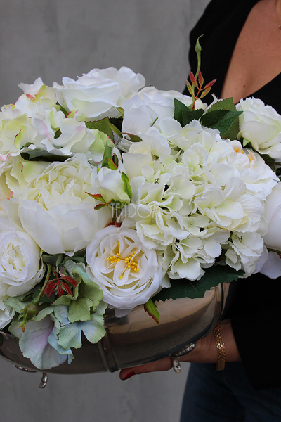 Elegance kompozycja kwiatowa w cynowanym ekskluzywnym naczyniu wys. 30cm, śr. 50cm