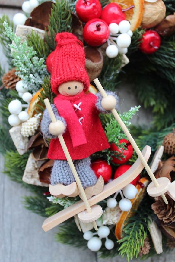 Narciarze świąteczny wianek / stroik śr.26cm