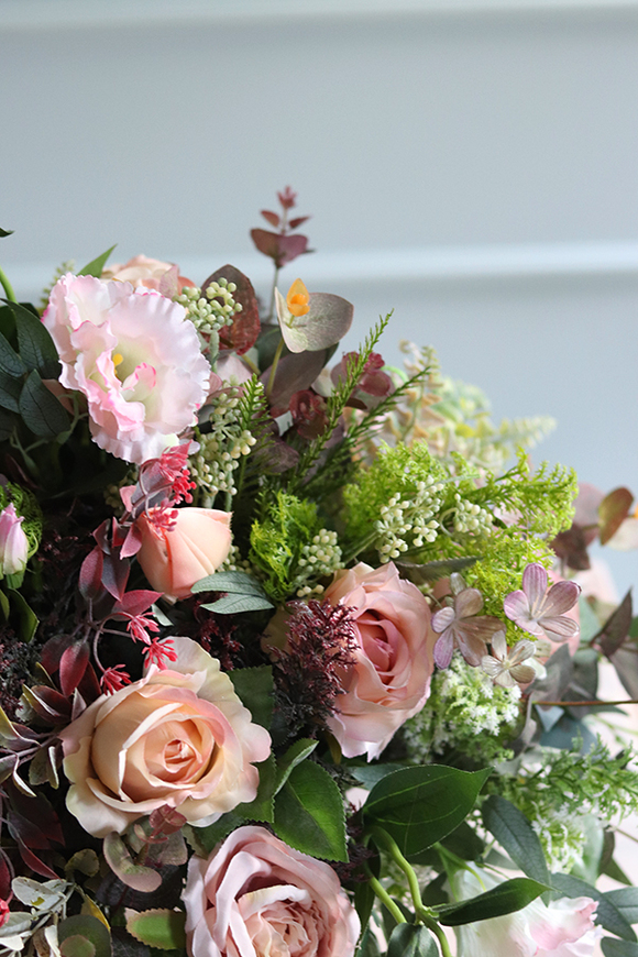 Figaro Cinderella,efektowna kompozycja kwiatowa w lustrzanym wazonie, wys.48cm 