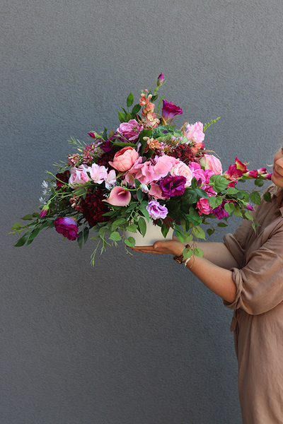 Settia, bogata kompozycja kwiatowa nagrobna, wym.56x78cm