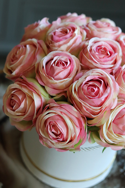 kompozycja kwiatowa / bukiet Flowerbox Rosanella, wys.23cm