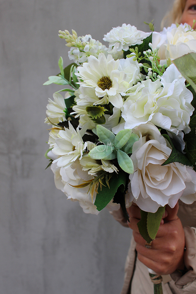 bukiet kwiatów białe Anioły, wys.38cm,śr.25cm