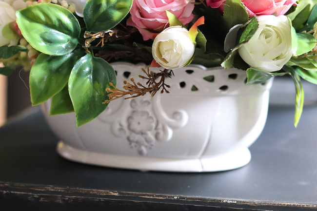 Minolli kompozycja kwiatowa w ażurowym naczyniu, wym.20x34x24cm