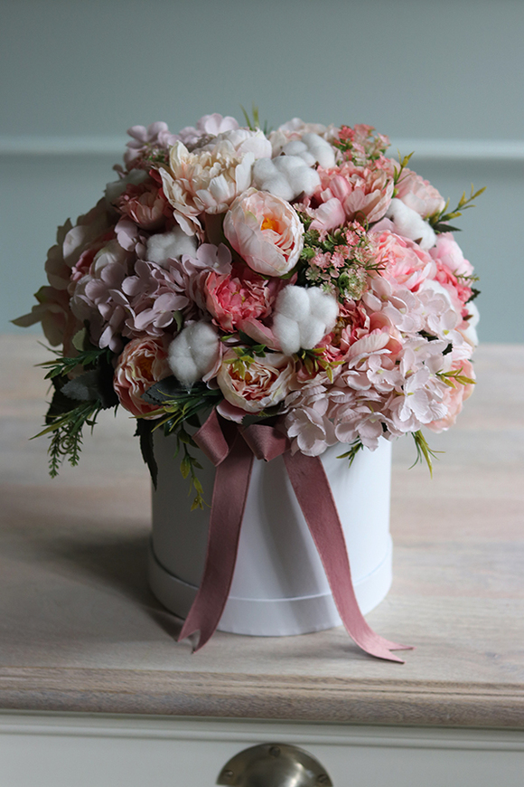 Demila Xetona, kwiatowy flowerbox z bawełną, wys.32cm 