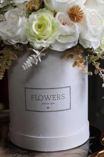 Cellasa, biały flowerbox z różami, wys.38cm