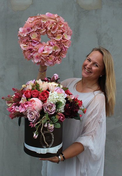 Elegancka Hortensja, wianek na drzwi, śr.35cm