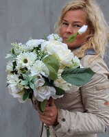 bukiet kwiatów białe Anioły, wys.38cm,śr.25cm