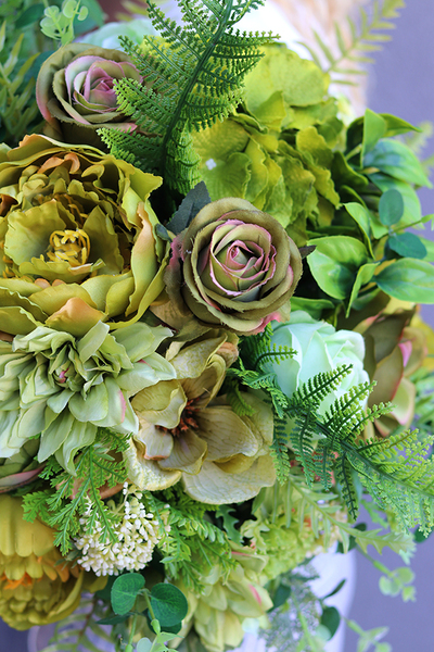 Janina Green&Gold, kompozycja z zielonych kwiatów, wym.42x55cm