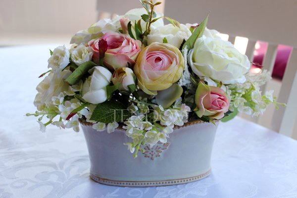 kompozycja kwiatowa / bukiet Sensenia wys.22cm, dł. kompozycji 30cm