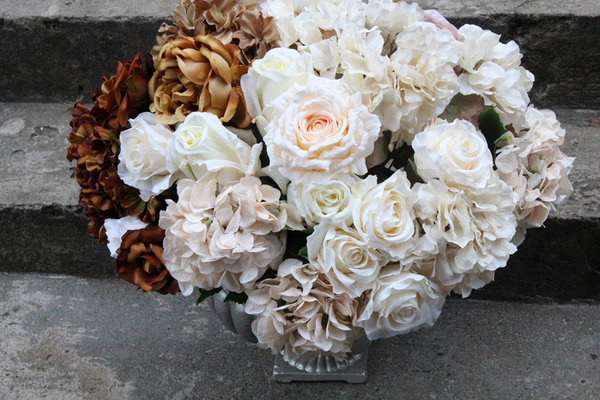 Tradycja kompozycja kwiatowa, wys.54cm