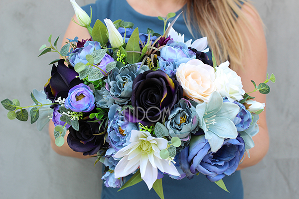 Navy Blue kompozycja kwiatowa / bukiet wys.20cm, szer.35cm