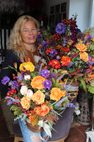 Jesień II kompozycja kwiatowa / bukiet w koszu wym.54x46cm 