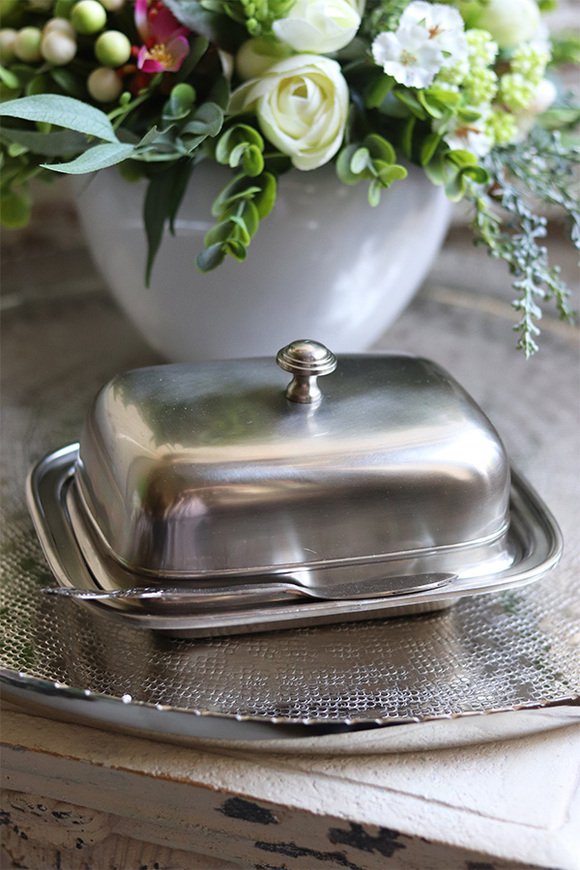 cynowana maselnica z nożykiem Valentina, Urokliwe Święta, wys.12cm 