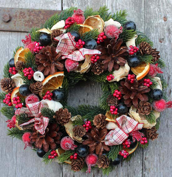 Szyszki Zimowe bożonarodzeniowy wianek, śr.27cm