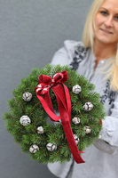 Czerwona Kokarda, wianek zimowo - bożonarodzeniowy, śr.28cm