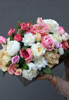 Augustyna, kompozycja kwiatowa w lustrzanym naczyniu, wym.55x38x34cm