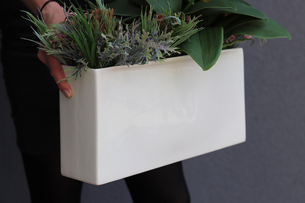 jasnoróżowy sztuczny storczyk w długiej, wąskiej donicy, Miranda, wys.78cm