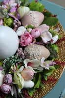 Easteria Kokoszka, wielkanocny stroik na talerzu z jajem, śr.33cm