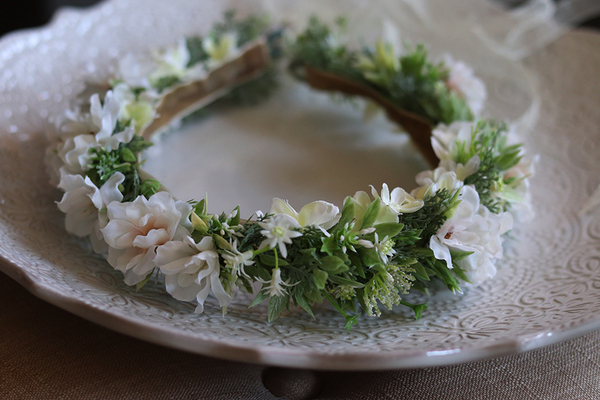 Ferruna, komunijny kwiatowy wianek na głowę, rozmiar uniwersalny