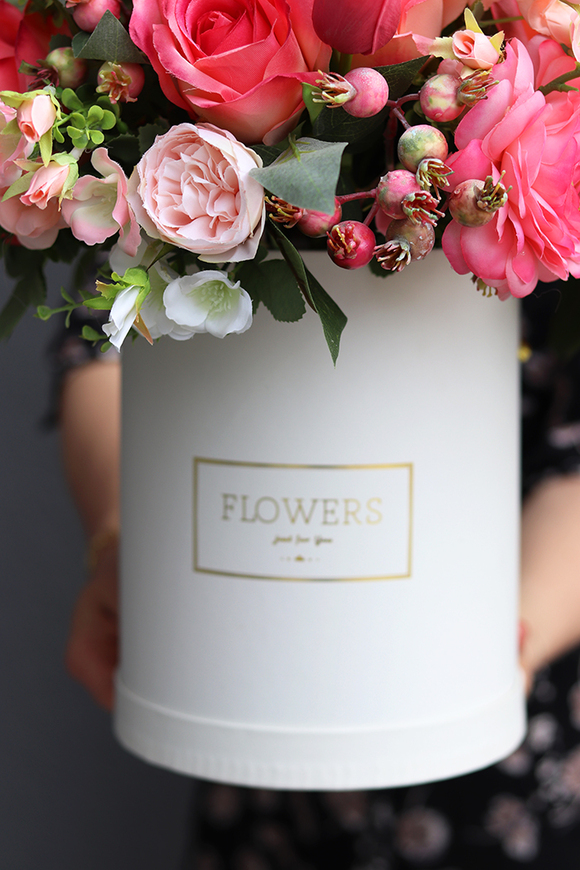 Dianna, romantyczny flowerbox / kompozycja w białym pudełku, wys.43cm