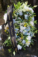 kompozycja / wiązanka pogrzebowa, Niebieska Poświata, dł.65cm