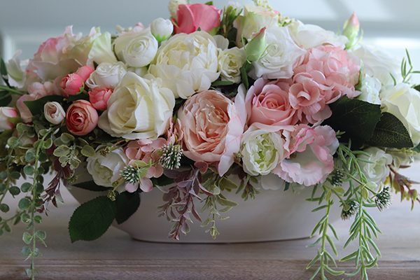 bardzo elegancka kompozycja kwiatowa Laos Farea, wym.30x70cm 