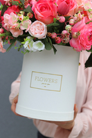 Dianna, romantyczny flowerbox / kompozycja w białym pudełku, wys.43cm