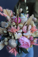 Fugia Orfitta, różowy welurowy flowerbox z suszem, wys.43cm