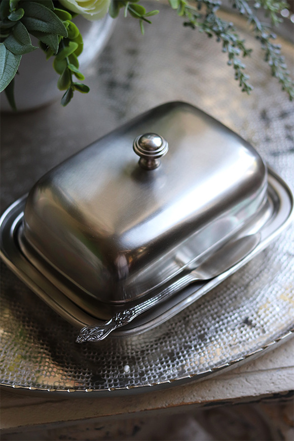 cynowana maselnica z nożykiem Valentina, Urokliwe Święta, wys.12cm 