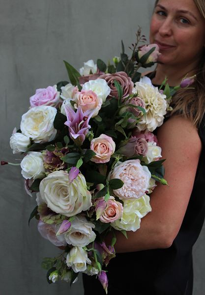 Lilia Exclusive kompozycja kwiatowa / bukiet, wys.56x60x40cm