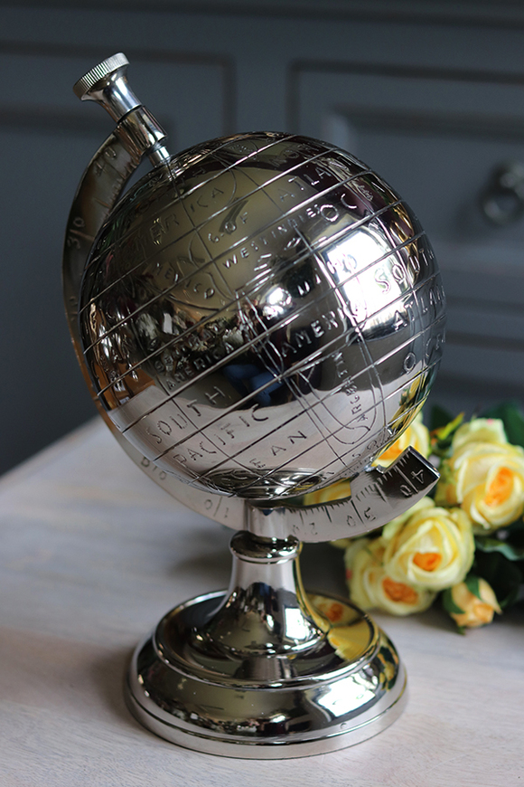 Glamour Voyager, srebrny metalowy globus na podstawie, wys.30x16cm