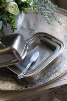 cynowana maselnica z nożykiem Valentina, Urokliwe Święta, wys.12cm 