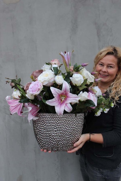 Lilia Exclusive kompozycja kwiatowa / bukiet, wys.56x60x40cm