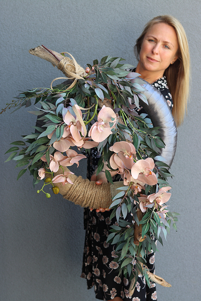 Elanea Orchid, efektowny wianek na drzwi, wym.53x115cm 