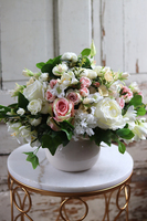 bogata kompozycja kwiatowa na stół, Yestria, wym.30x50cm