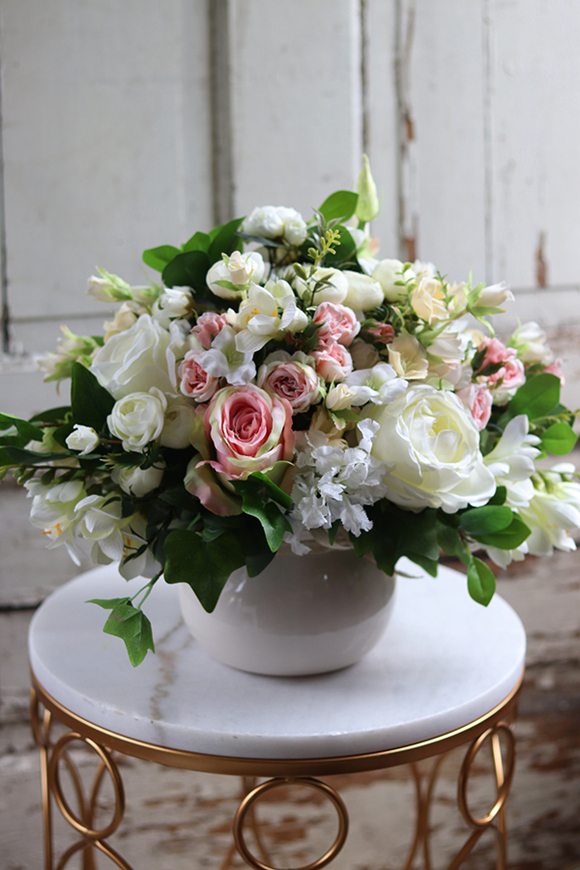 bogata kompozycja kwiatowa na stół, Yestria, wym.30x50cm