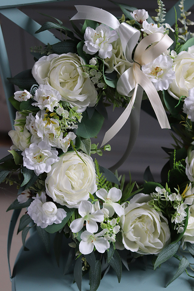 Eukalitia Różana, biały kwiatowy wianek, śr.30cm