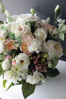 cudowna biała kompozycja kwiatowa / bukiet Edala, wys.37cm