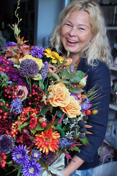 Jesień II kompozycja kwiatowa / bukiet w koszu wym.54x46cm 