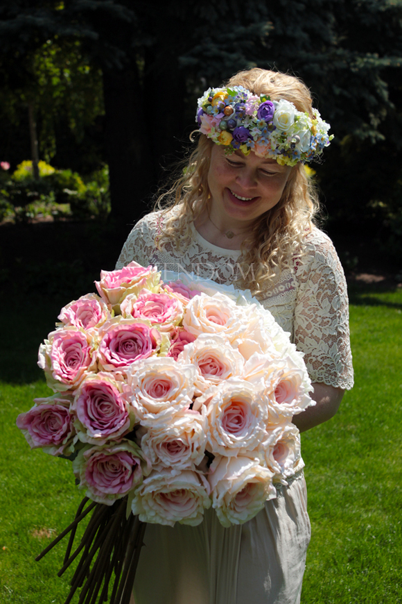 bukiet 10 szt. jasnoróżowych róż Premium, wys.70cm