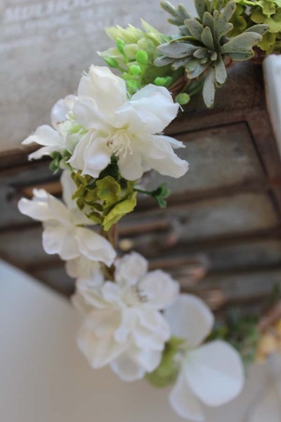 Flossy, komunijny kwiatowy wianek na głowę, rozmiar uniwersalny