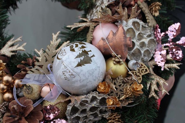 Golden Time zimowy dekoracyjny wianek / stroik, śr.45cm  