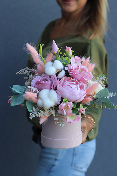 Fugia Cotton, różowy welurowy flowerbox z suszem, wys.33cm 