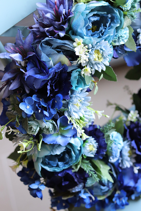 Granatowa Idylla, niebieski wianek na drzwi, śr. 43cm