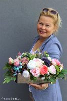 Alana Deluxia, kompozycja kwiatowa w lustrzanej donicy, wym.20x42cm 