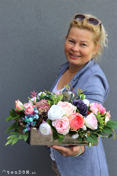 Alana Deluxia, kompozycja kwiatowa w lustrzanej donicy, wym.20x42cm 