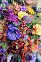 Jesień II kompozycja kwiatowa / bukiet w koszu wym.54x46cm 