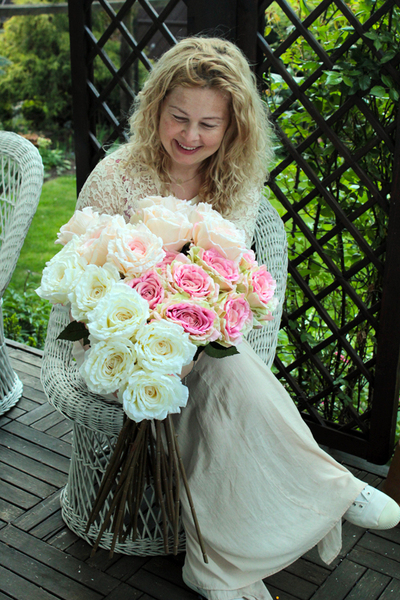 bukiet 10 szt. jasnoróżowych róż Premium, wys.70cm