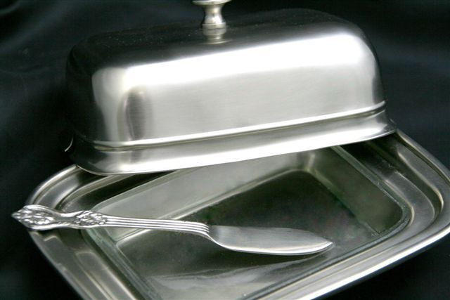 cynowana maselnica z nożykiem Valentina, Urokliwe Święta, wys.12cm 